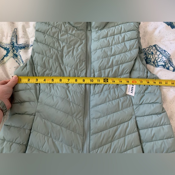Old Navy Women's Quilted Vest Size Large NWT - Picture 6 of 7